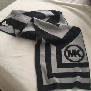 Large Michael Kors wrap/scarf